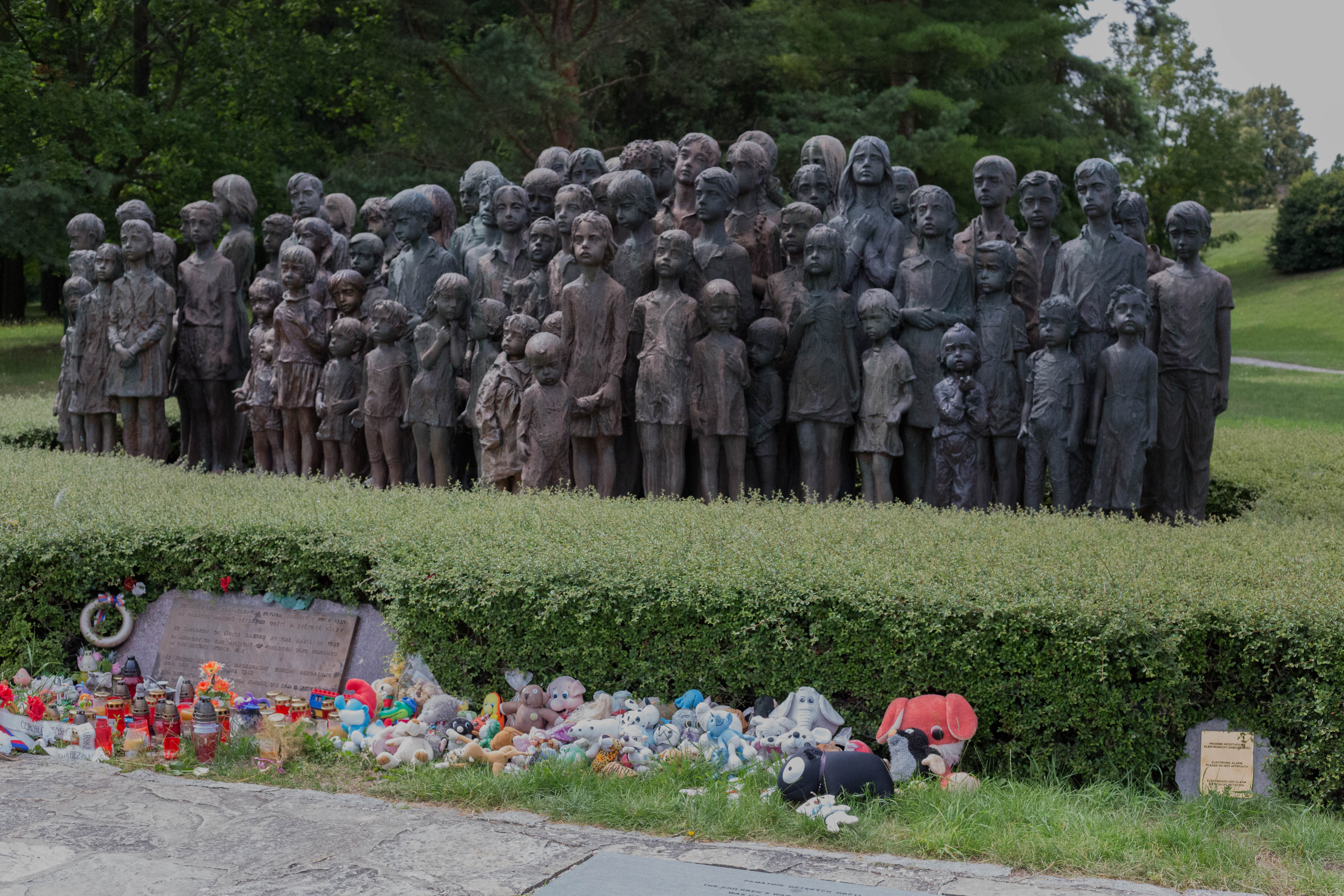 A statue of the children of Lidice